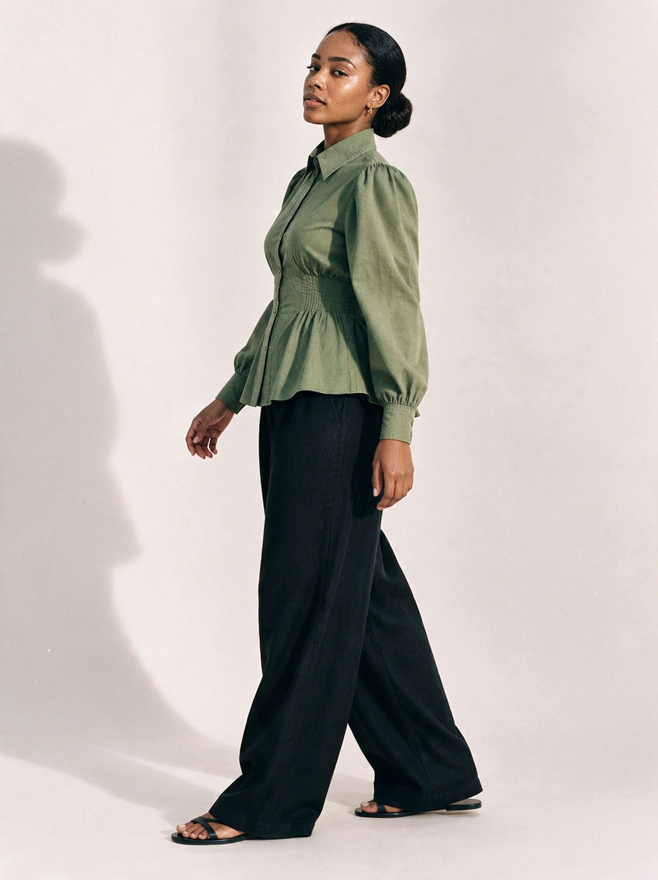 The Collar Shirt in Khaki