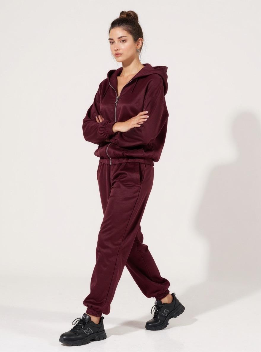 The Lounge Set in Burgundy