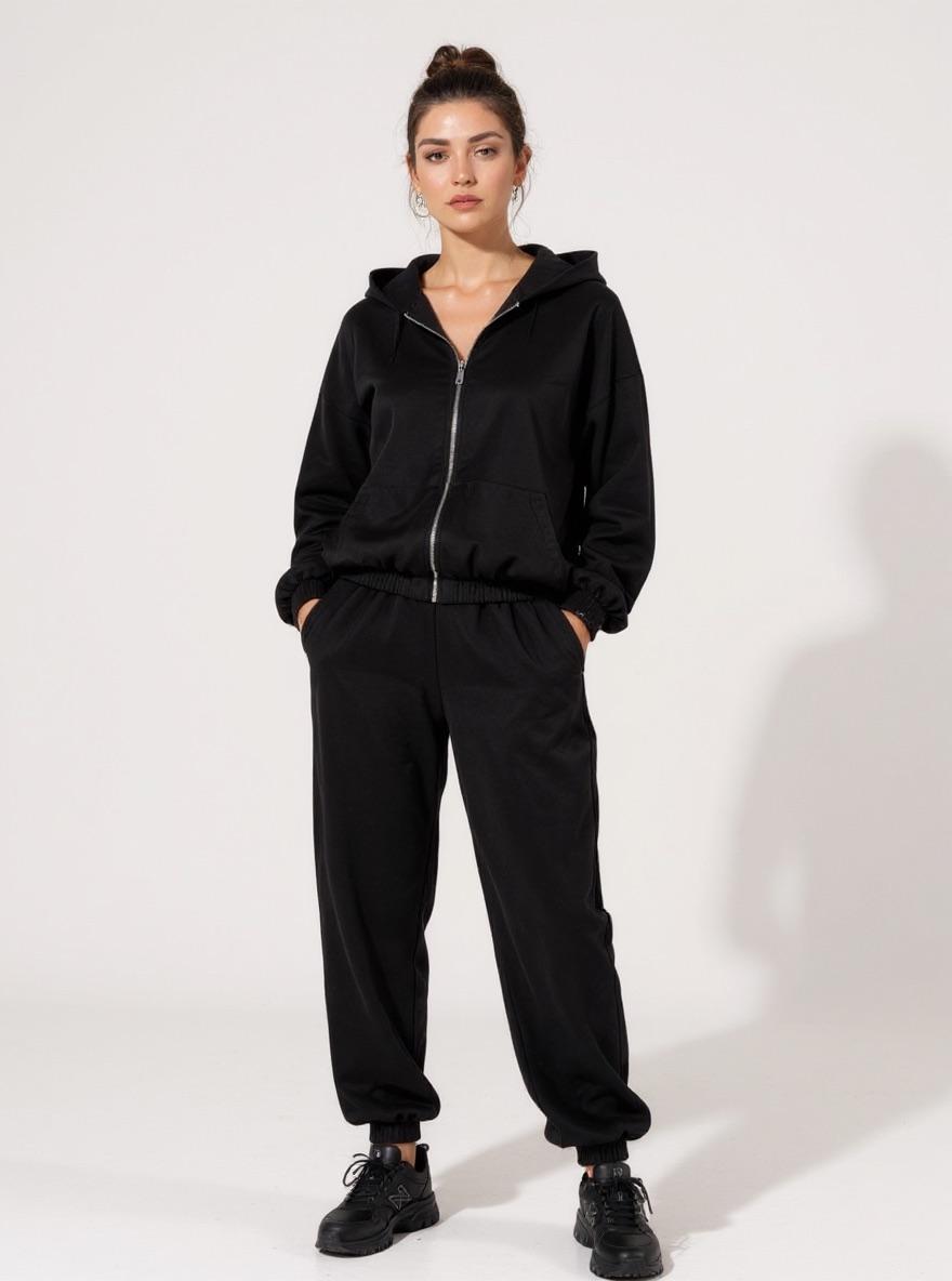 The Lounge Set in Black